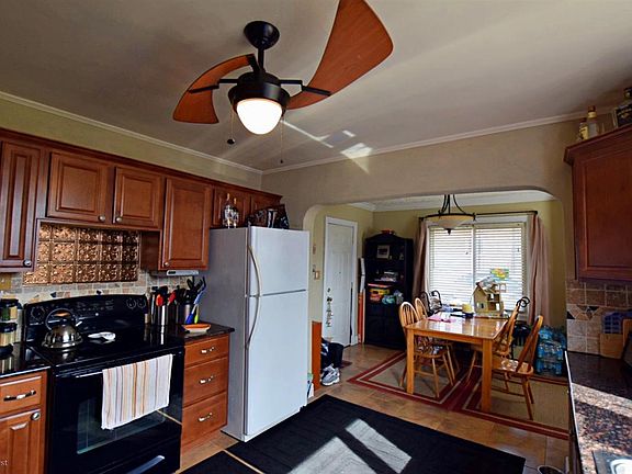 5th image of 22000 Shady Ln