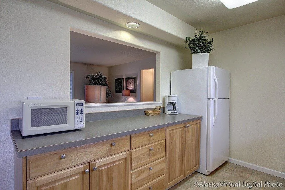 513 E 24th Ave #1 — Photo 3