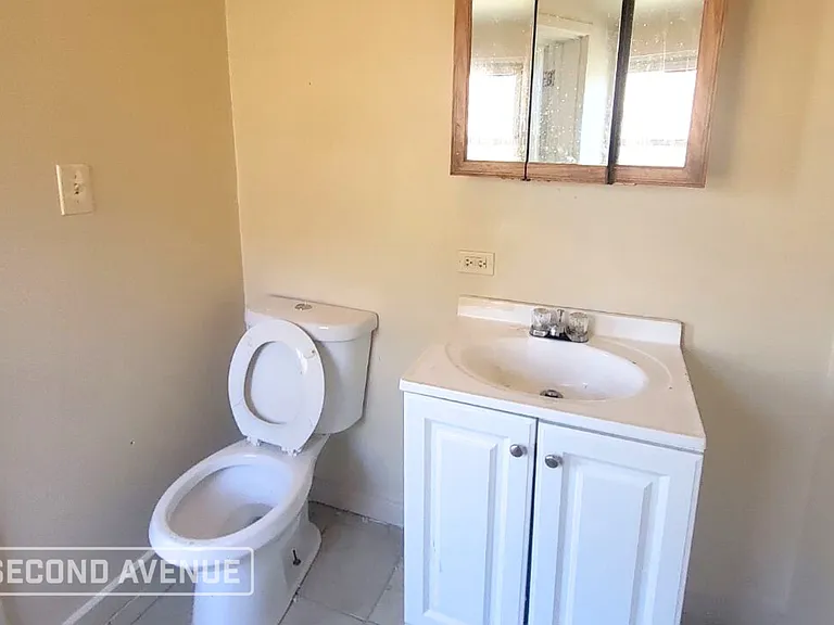 12436 S Princeton Ave — Photo 8