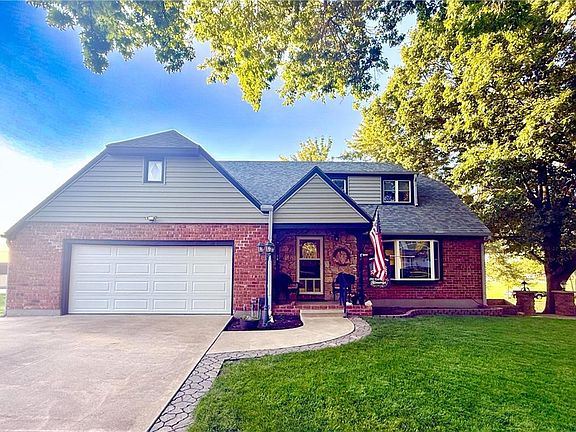 3rd image of 617 Meadow Ln