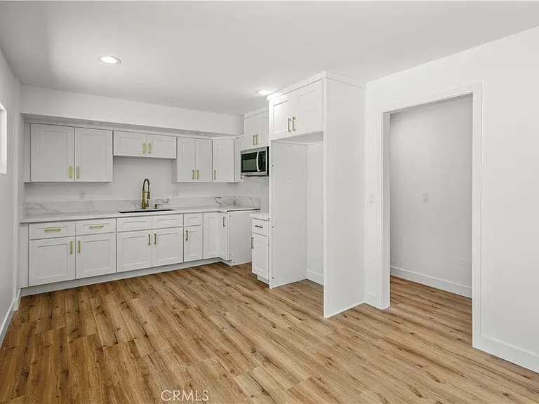 9519 La Reina Ave — Photo 23