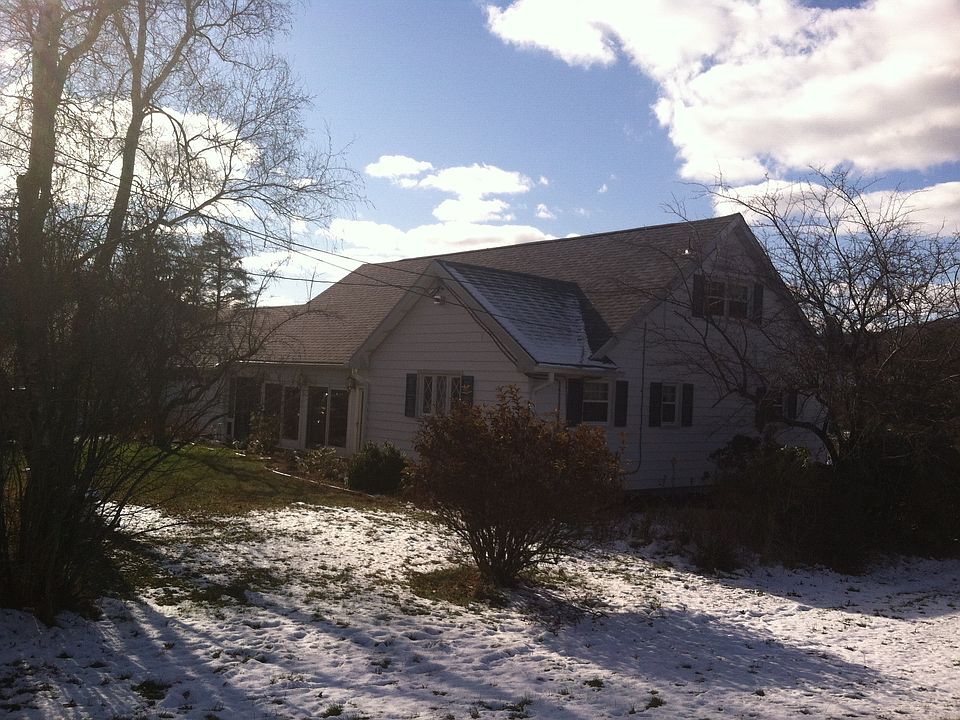 2nd image of 20 Yaun Ave