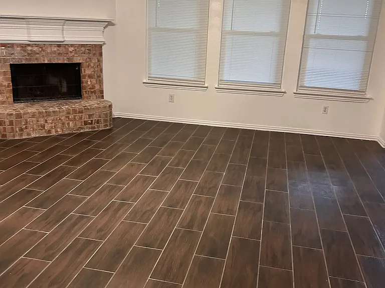 2408 Hillary Trl — Photo 3