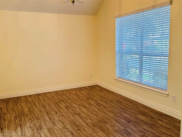 20210 Glen Burn Ct — Photo 3