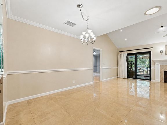 4th image of 65 Balfour Road E