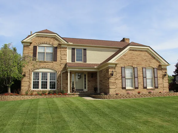 1724 Grandview Dr, Rochester Hills, MI 48306