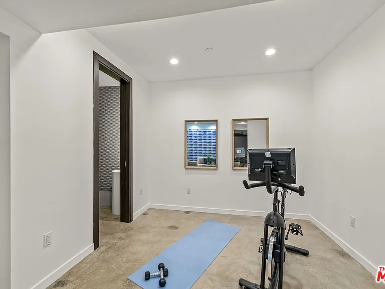 1847 Coldwater Canyon Dr — Photo 19