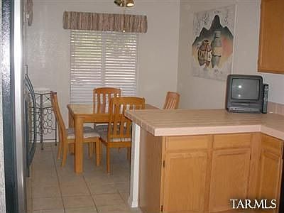 4th image of 731 N Hearthside Ln