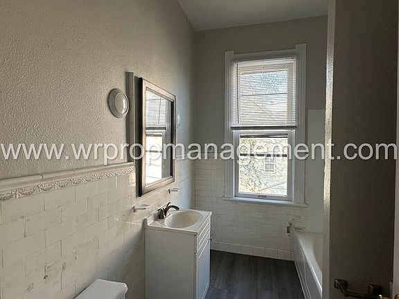 4th image of 2295-2307 Ashland Ave #2295-3
