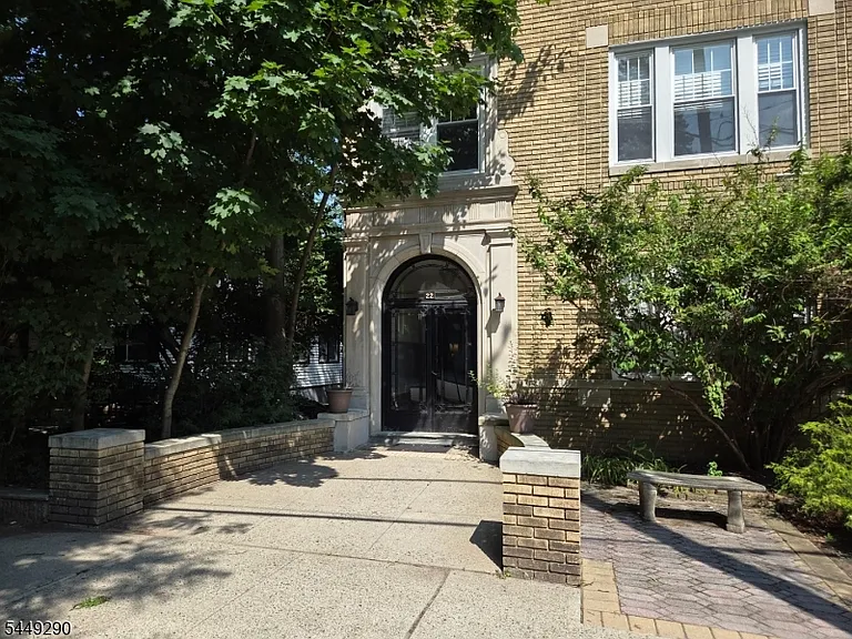 22 Seymour St #6 — Photo 24