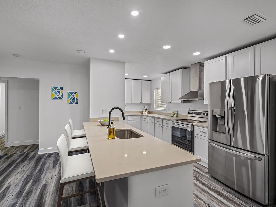 1st image of 3608 E Knollwood St #14926274