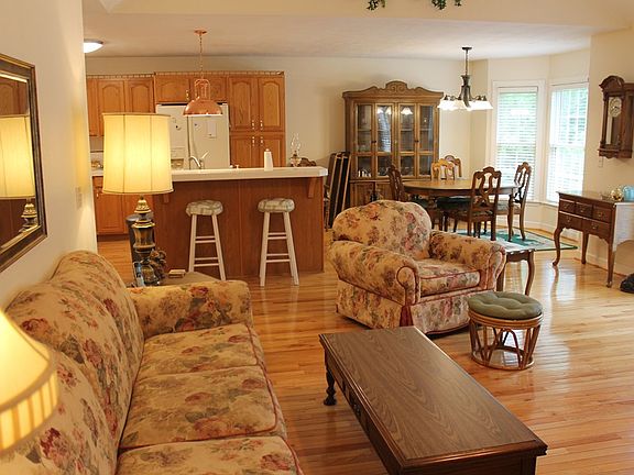 5th image of 25351 Whiteridge Dr
