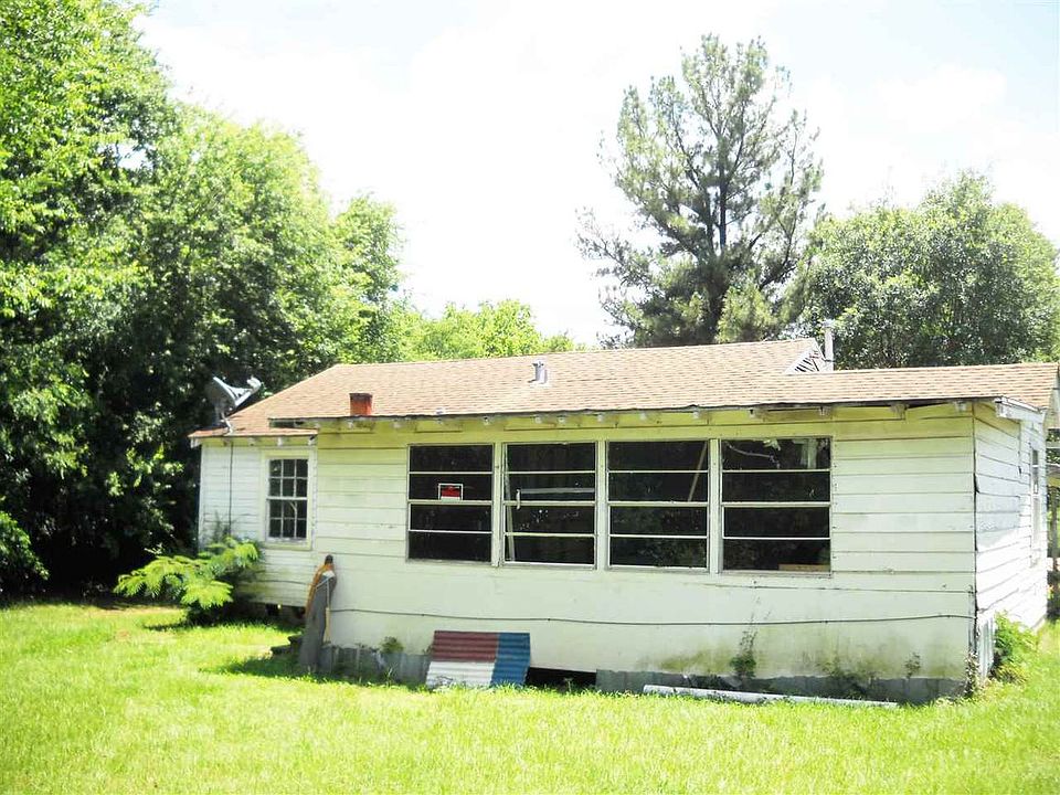 2nd image of 905 Memphis St