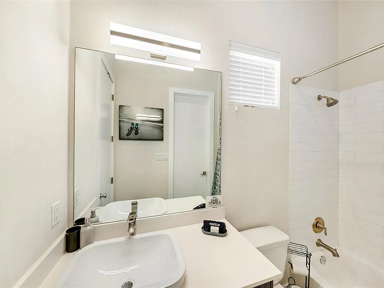 2315 Eagle St — Photo 11