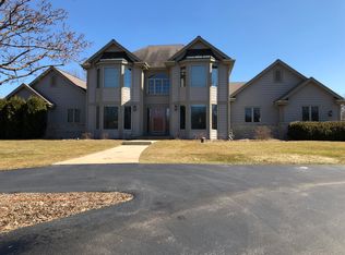 34139 Waterville Lake Dr, Oconomowoc, WI 53066