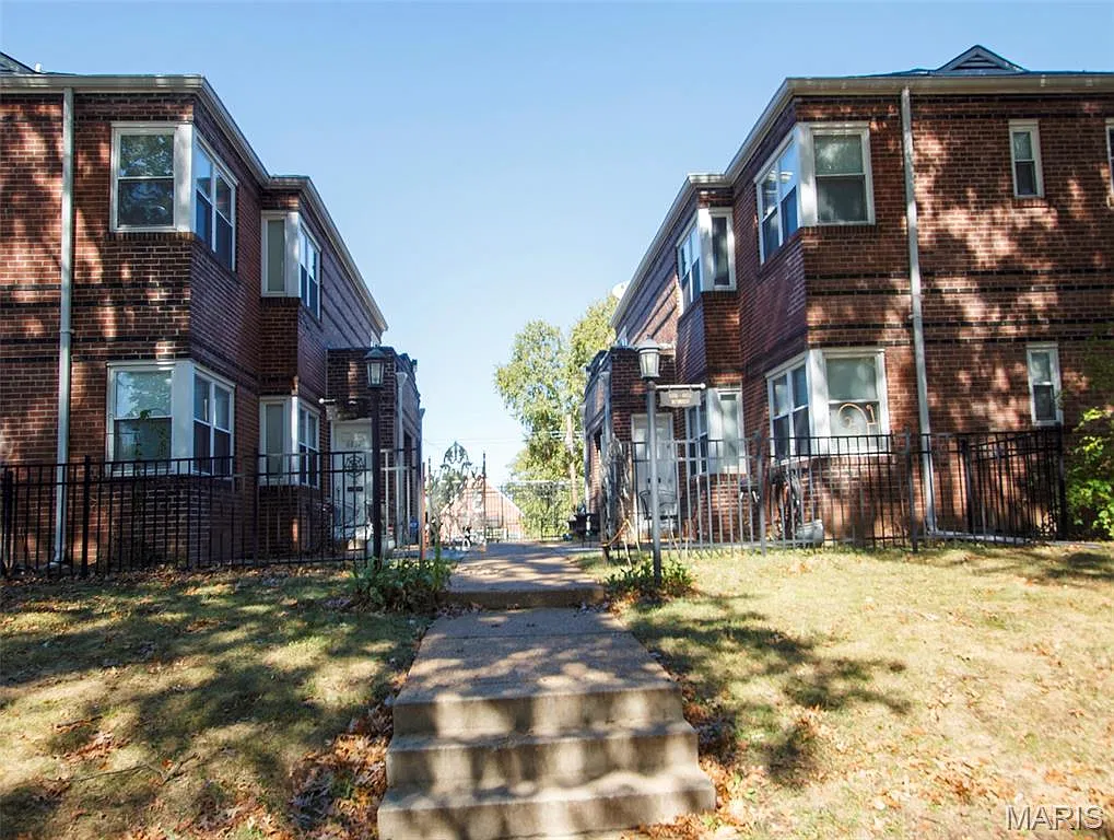 1 bed, 1.0 bath, 800 sqft, $950 — Photo 2