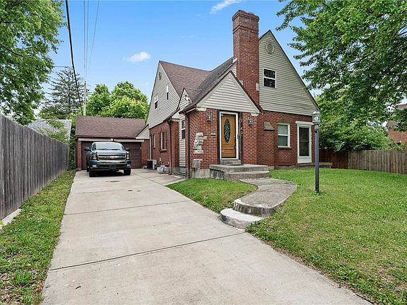 2nd image of 1740 Burbank Dr