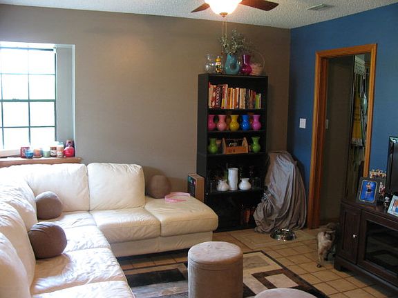 2nd image of 4672 Lakeway Dr