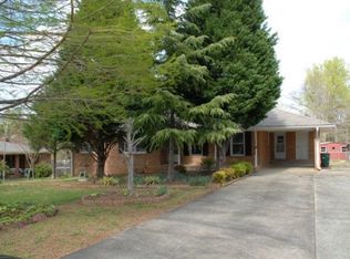 130 Sylvan Rd, Greenwood, SC 29649