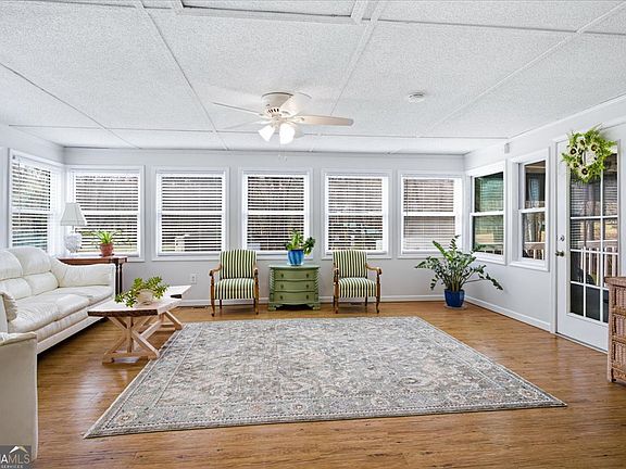 5th image of 266 Payton Rd