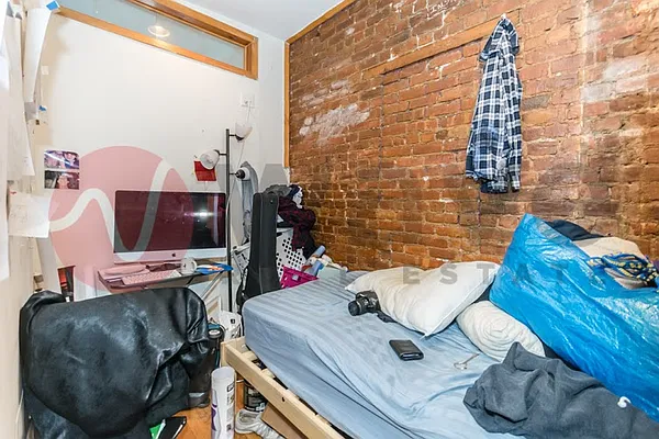 Rented by Wave Real Estate Group | media 49