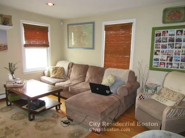 178 W 8th St #2, Boston, MA 02127