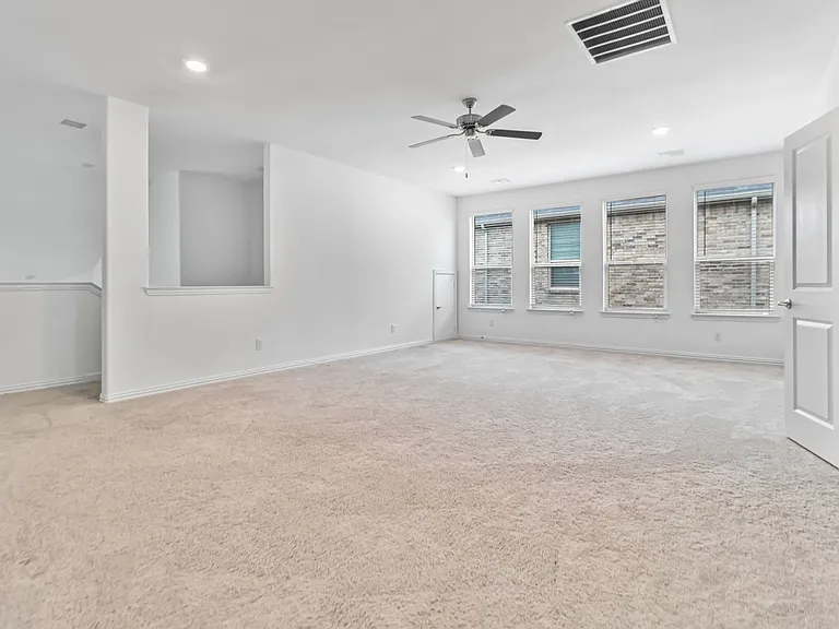 1724 Eworth Dr — Photo 18