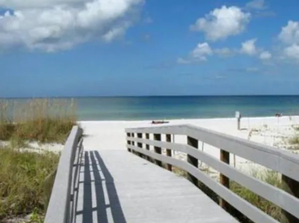 301 Velma Dr E, Largo, FL 33770