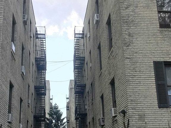 2nd image of 2168 35th St APT 3E