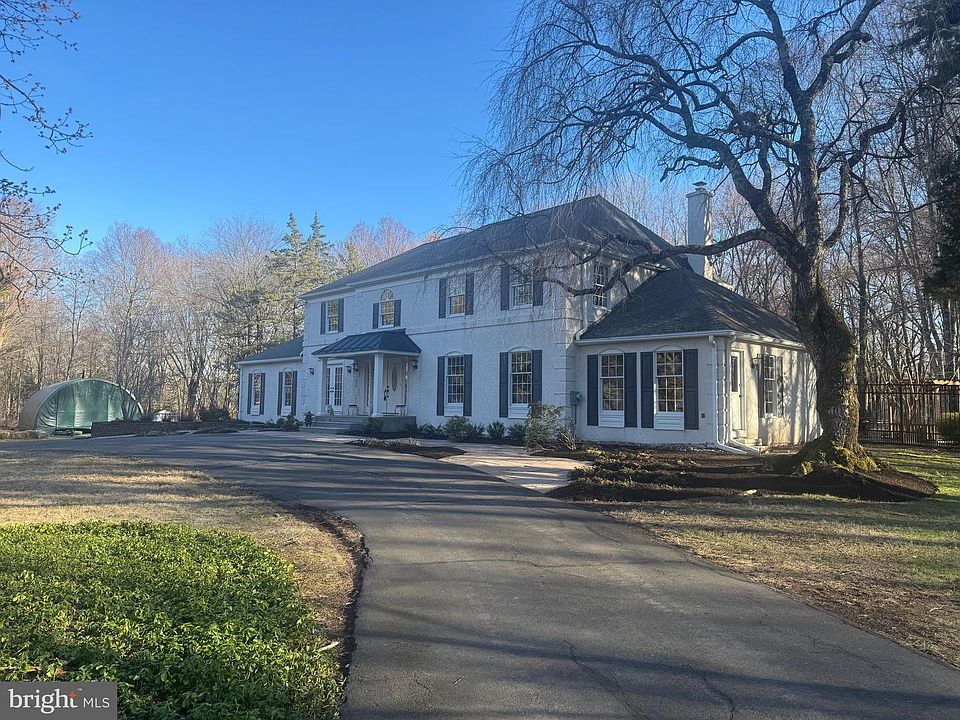 1st image of 196 Aqueduct Rd