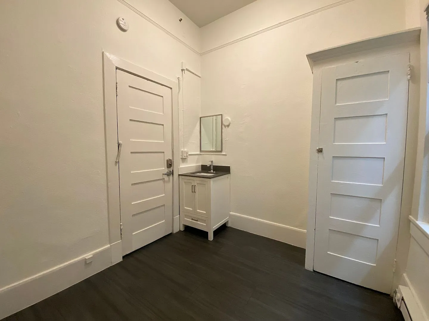 One Month Free!! Centrally Located, Renovated SRO near Financial District & Chinatown! — Photo 1