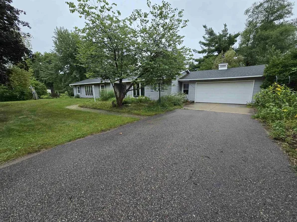 630 N Albany St, Spring Green, WI 53588