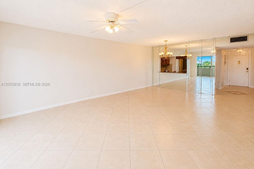 401 Briny Ave APT 605, photo 7