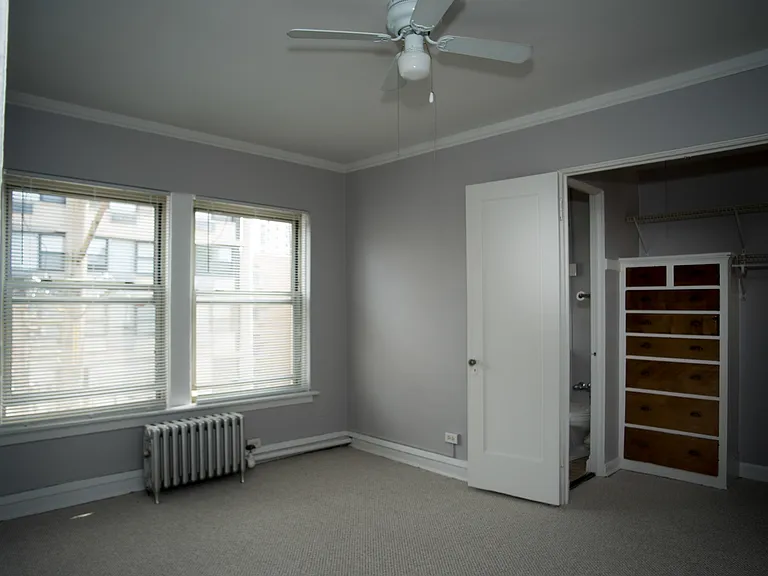 5737 N Kenmore Edgewater Apartments — Photo 32