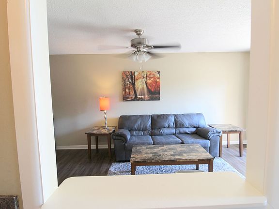 5th image of 1319 Bradley Dr #4B-2Ba