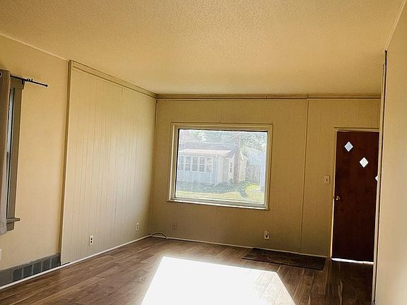 4th image of 1014 Mulberry St