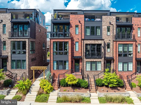 11732 Sunrise Valley Dr, Reston, VA 20191