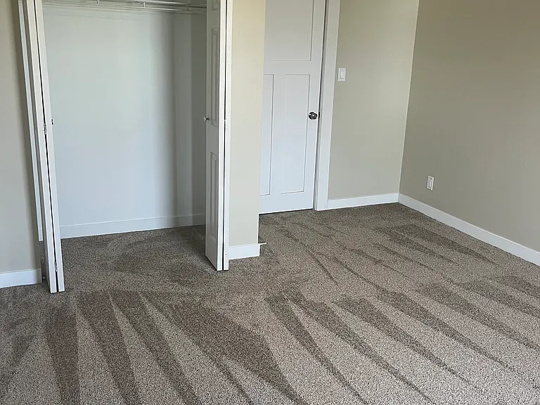 503 W 3rd St — Photo 11