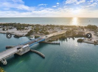 214 Fair Winds Dr, Nokomis, FL 34275