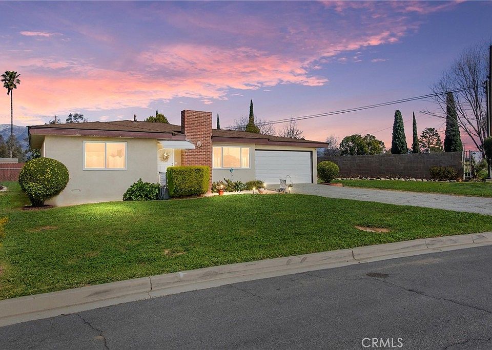 1st image of 1282 N California Ave
