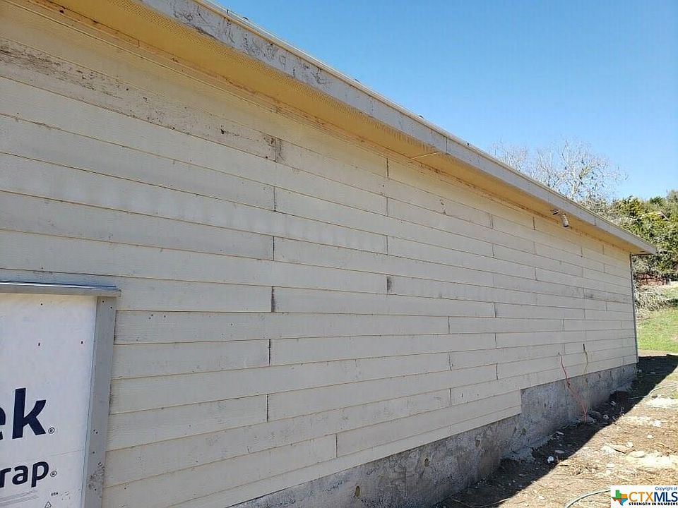 2nd image of 1049 Overbrook Ln