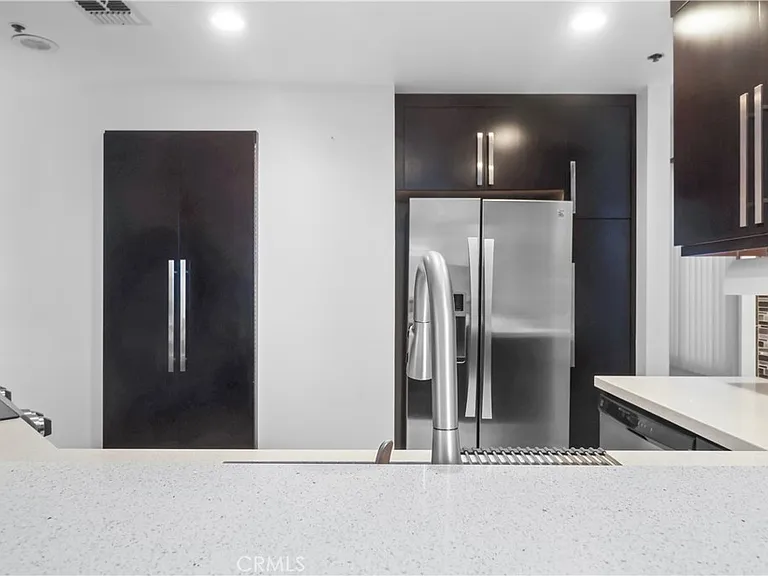 1310 E Ocean Blvd — Photo 10
