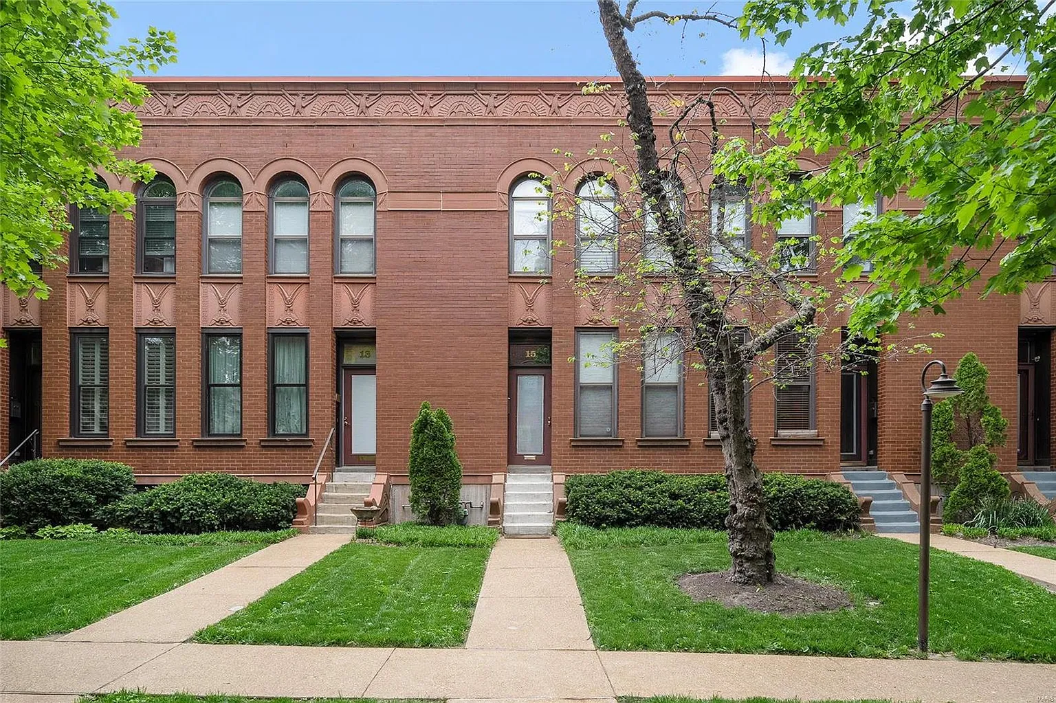 15 Manhattan Mews photo 1