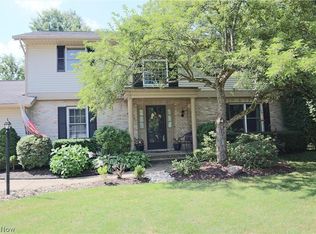 8877 Kings Orchard Trl, Chagrin Falls, OH 44023