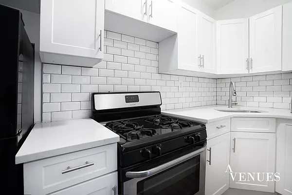 Rented by Avenues Real Estate | media 5