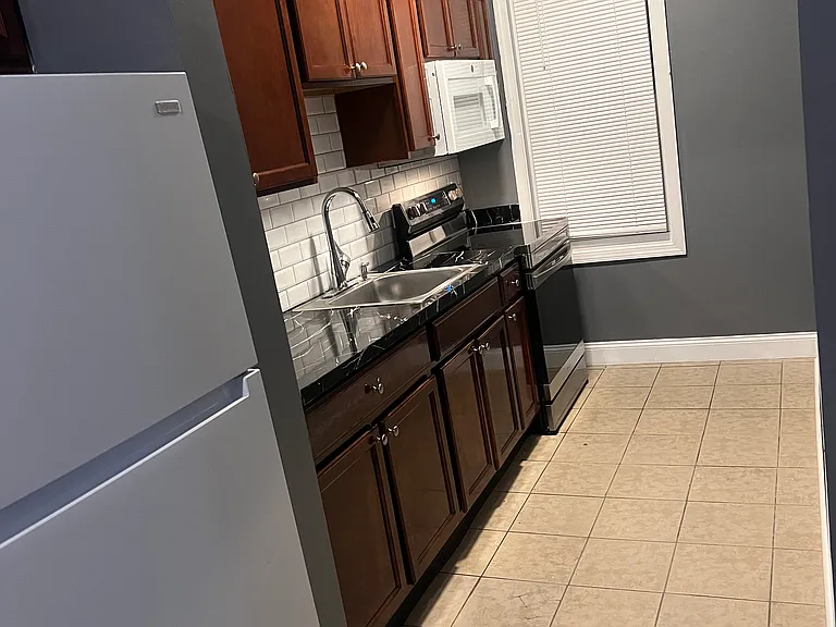 231 Cohannet St — Photo 10