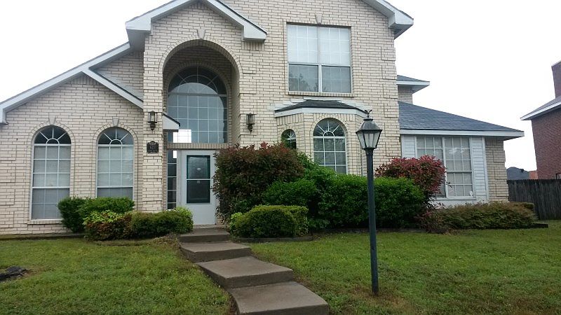 1st image of 627 Fern Dr