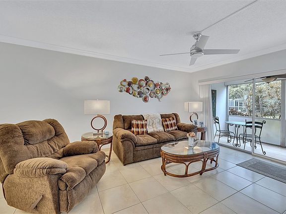 3rd image of 2660 SW 22nd Avenue #1215