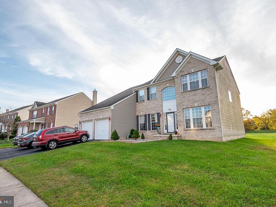 1st image of 723 Thyme Dr