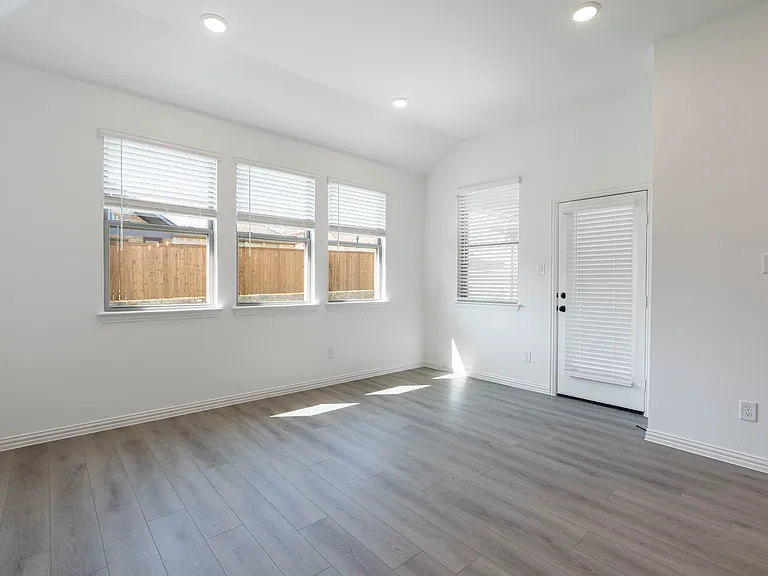 1532 Bushman Ln — Photo 17